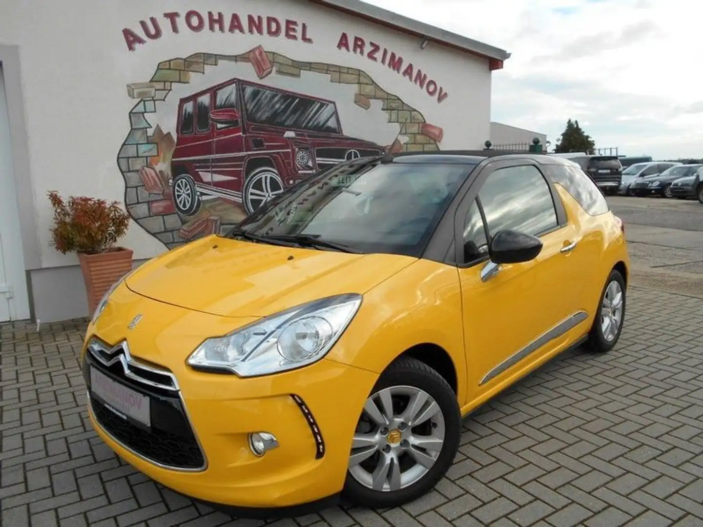 Citroen DS3 Cabrio 1.2 VTi SoChic EL.VERDECK/KLIMA/PDC Gelb - 1