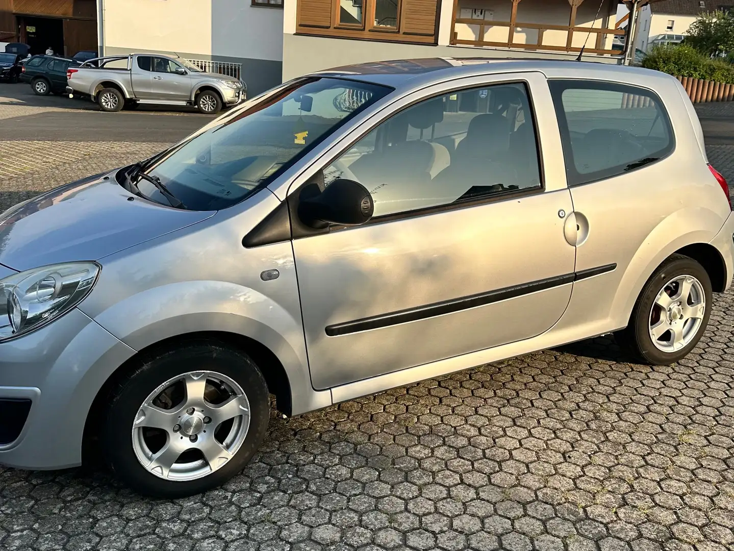 Renault Twingo Twingo 1.2 Authentique Silber - 2