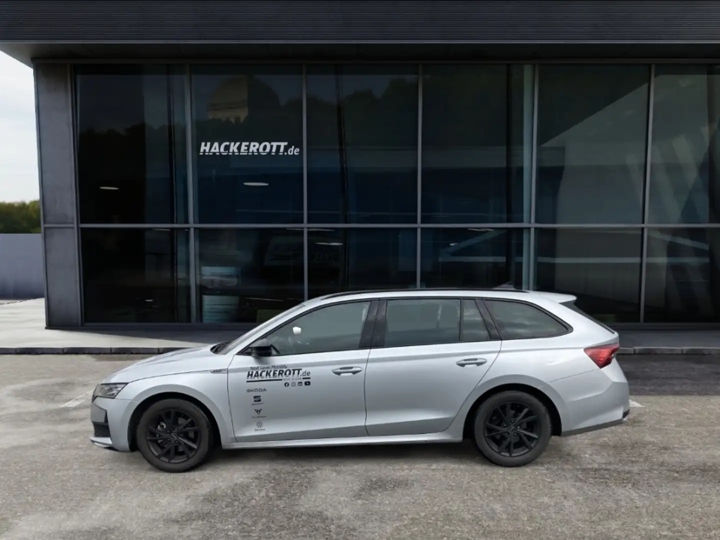 Skoda Octavia C. Sportline 2.0 TDI DSG HeadUp bhz.WSS AHK Silber - 2