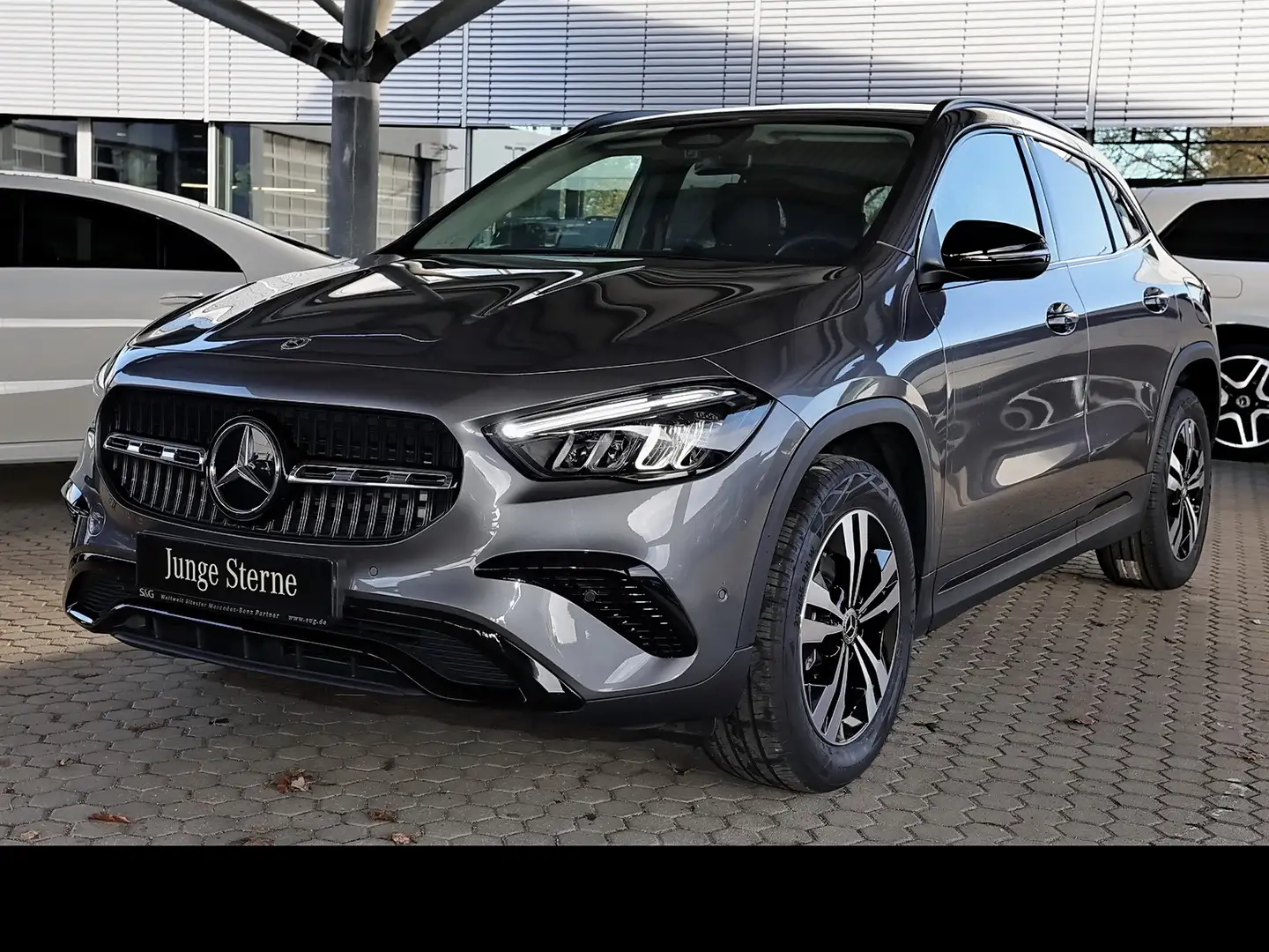 Mercedes-Benz GLA 180 KAMERA+SPURHALTE+CARPLAY+MBUX+LED+18" Gris - 1