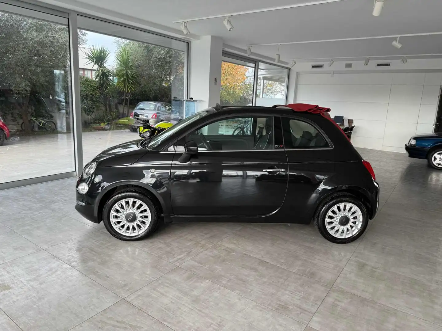Fiat 500C 1.2 Lounge Nero - 2