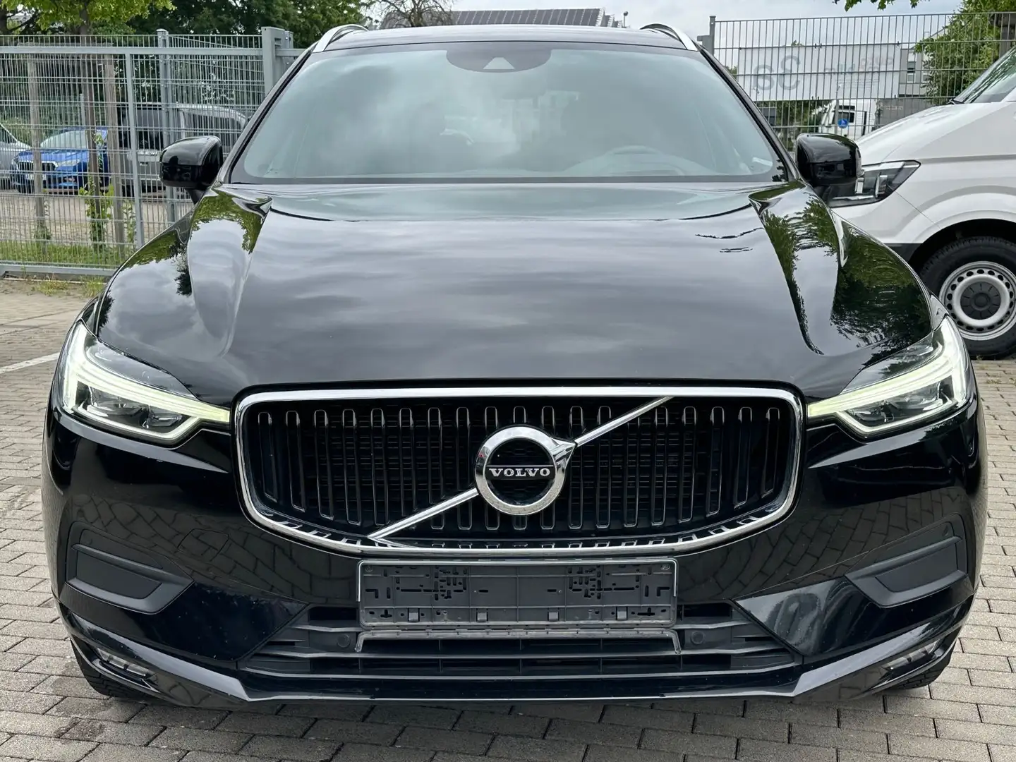 Volvo XC60 Momentum AWD | AHK | Leder | LED |Assistenz Negro - 2