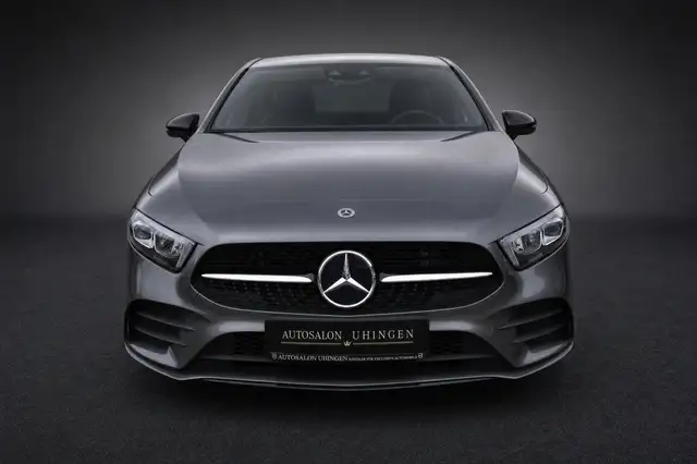 Mercedes-Benz 250 view 3