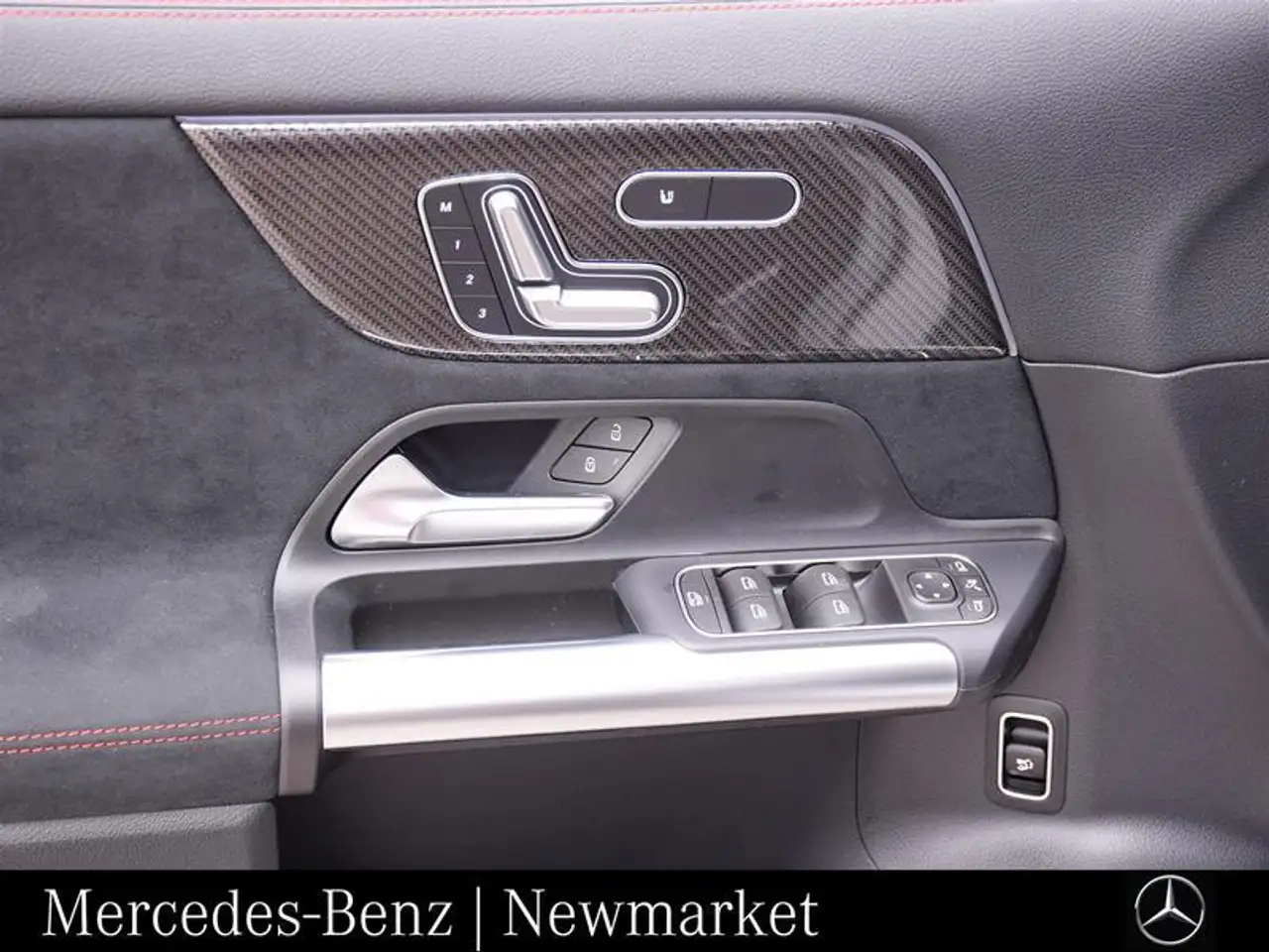 Mercedes-Benz GLA снимка Mercedes-Benz GLA