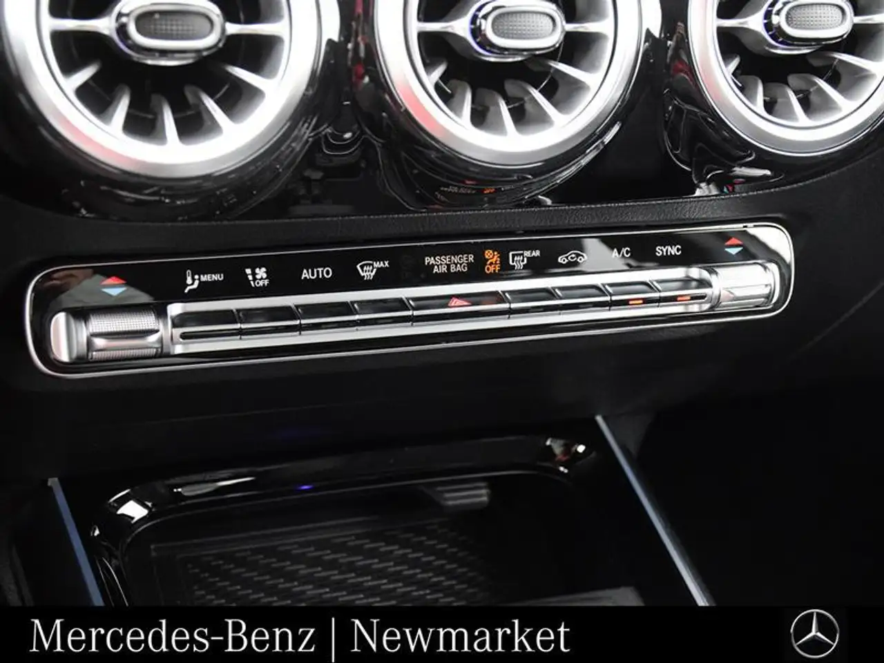 Mercedes-Benz GLA снимка Mercedes-Benz GLA