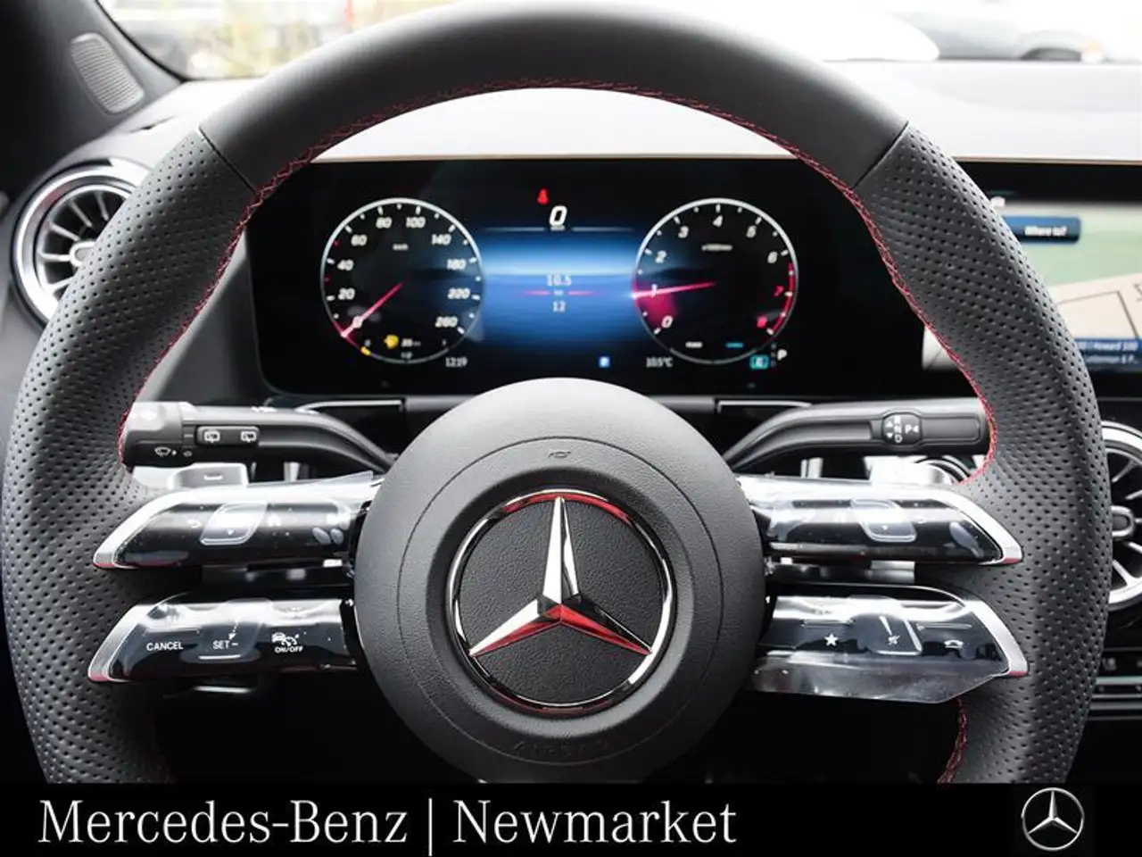 Mercedes-Benz GLA снимка Mercedes-Benz GLA