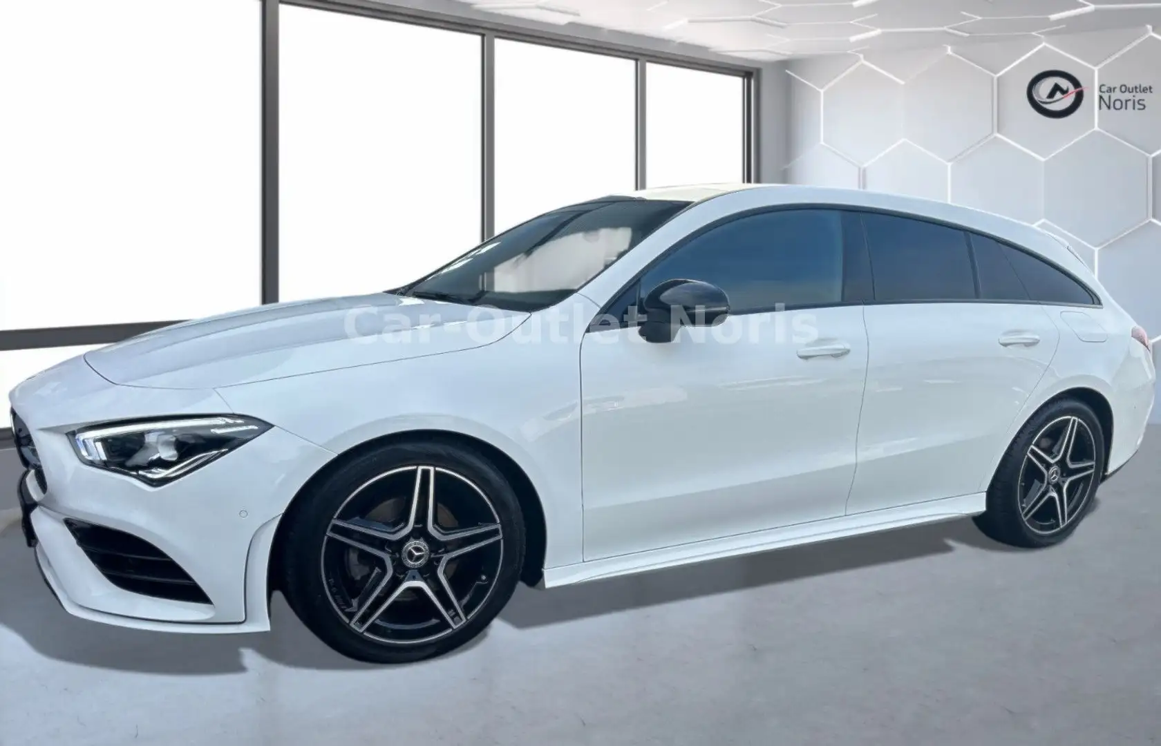 Mercedes-Benz CLA 200 Shooting Brake*Panorama*Nightpaket*AMG* Blanc - 1