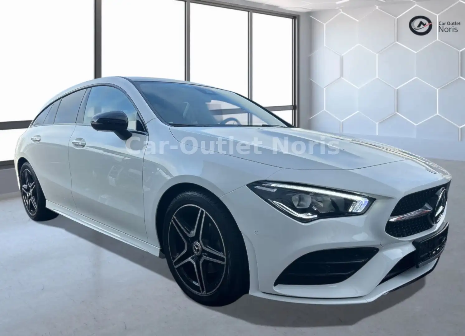 Mercedes-Benz CLA 200 Shooting Brake*Panorama*Nightpaket*AMG* Blanc - 2