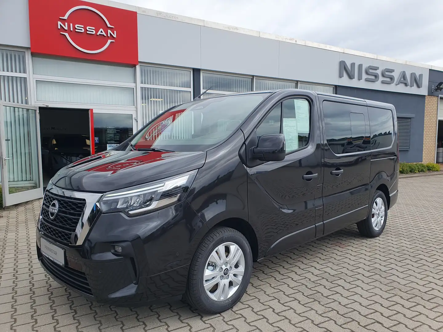 Nissan Primastar L1H1 2,8 dCi 150 (8-Si.) Tekna, Navi, Design, DAB+ Grijs - 1