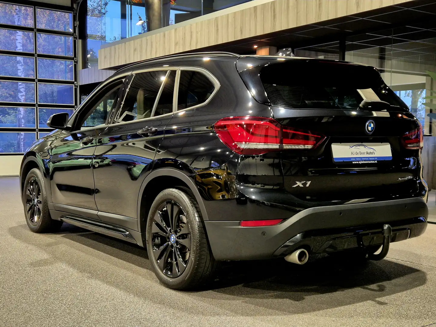 BMW X1 xDrive25e High Executive Sportline | Black edition Zwart - 2
