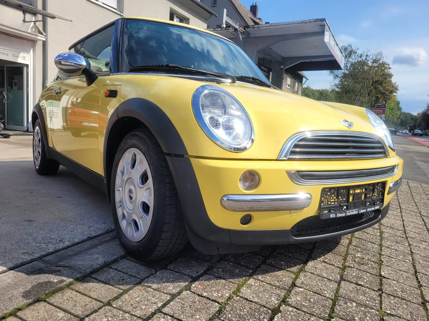 MINI One One Amarillo - 1