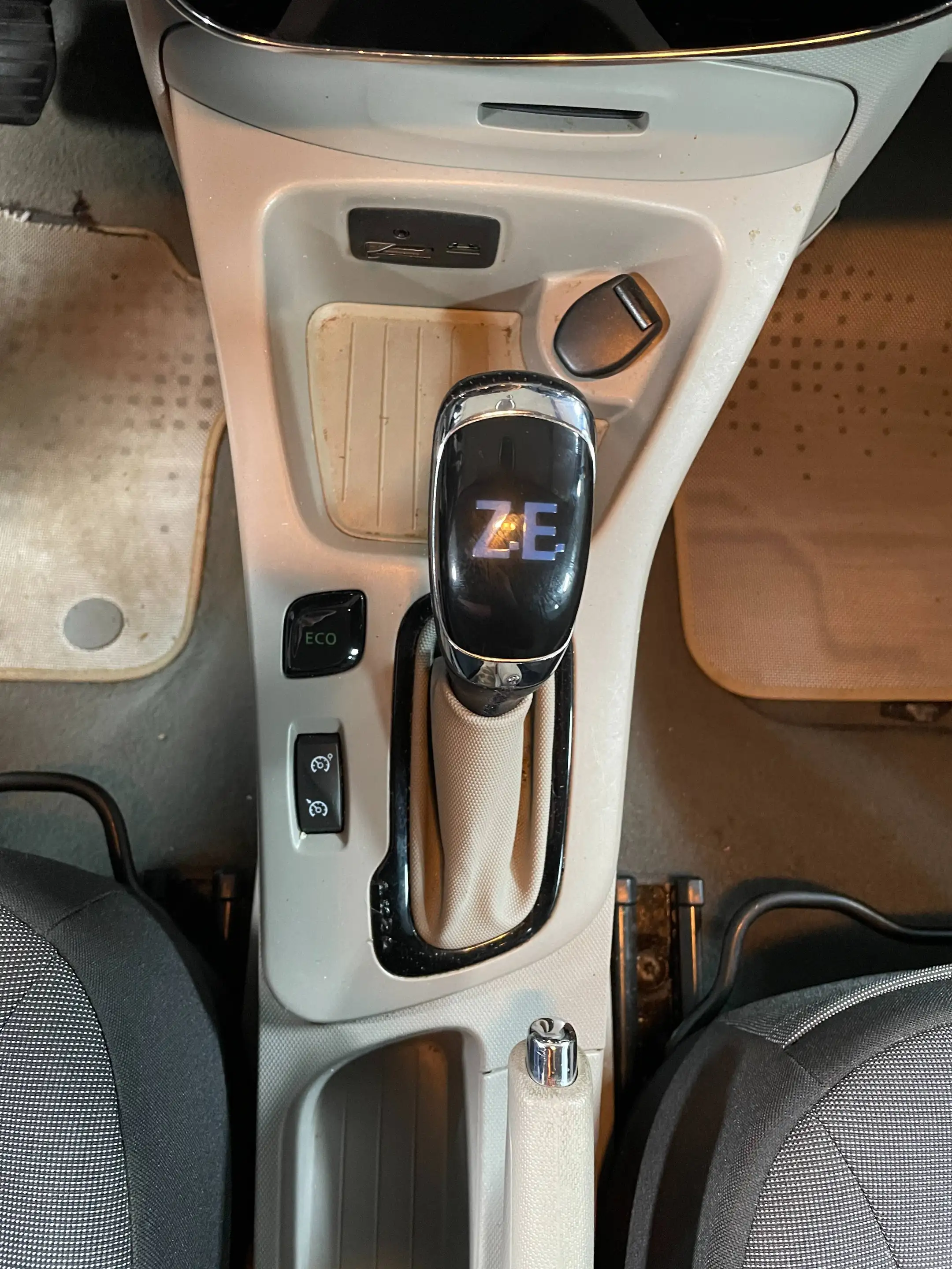 Renault ZOE Intens — photo 12