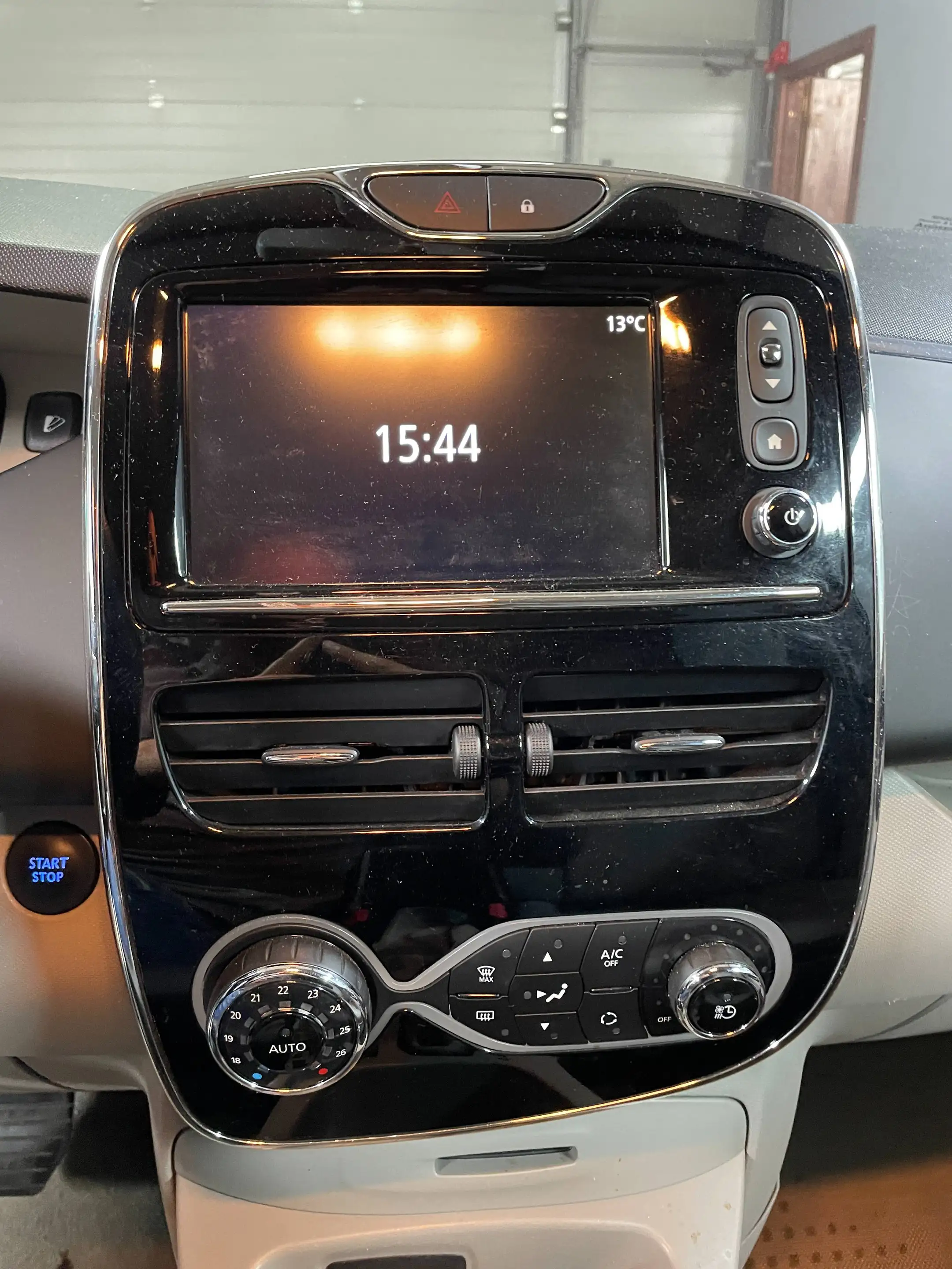 Renault ZOE Intens — photo 11