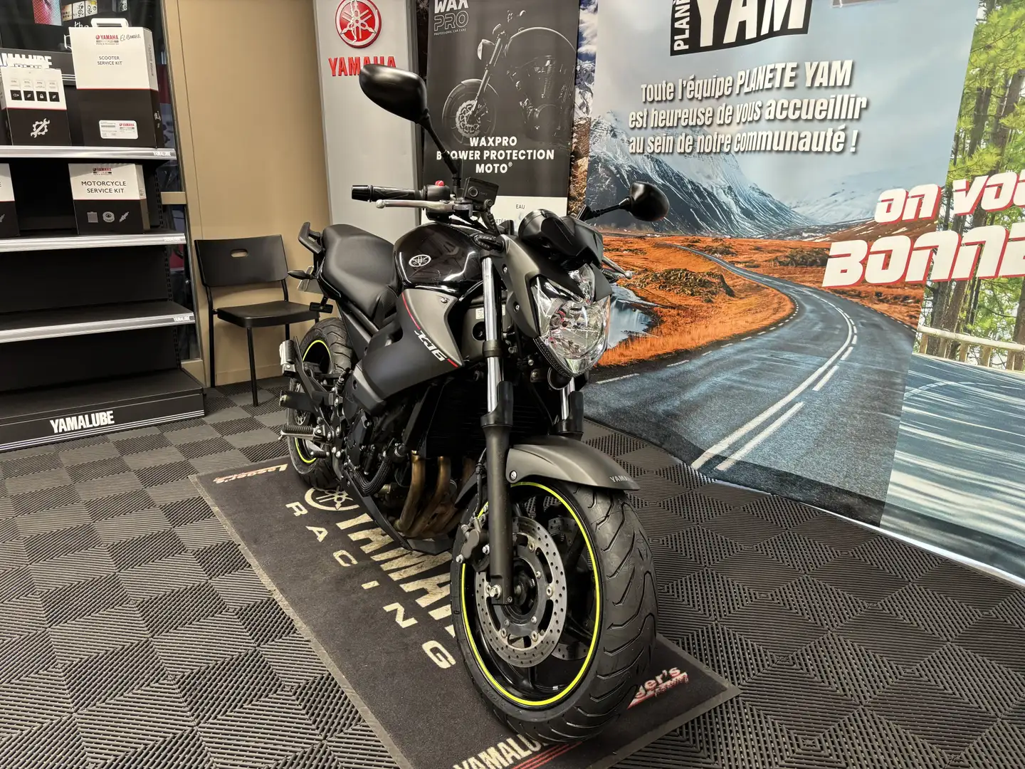 Yamaha XJ 6 Schwarz - 2