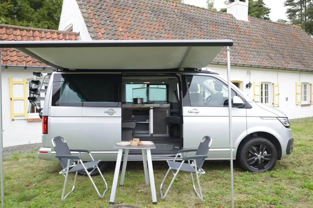 Volkswagen T6 California 2022 из Европы — купить под ключ