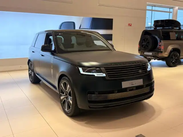 Land Rover Range Rover P550e SV