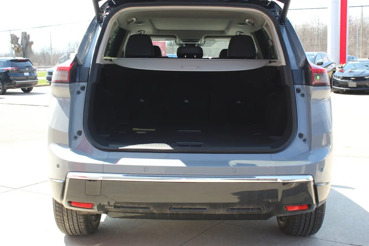 Nissan Rogue снимка Nissan Rogue