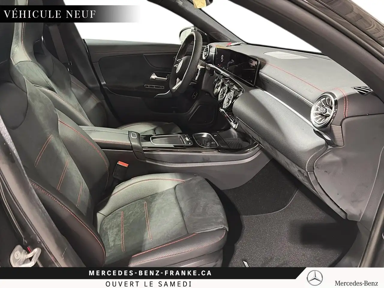 Mercedes-Benz CLA снимка Mercedes-Benz CLA