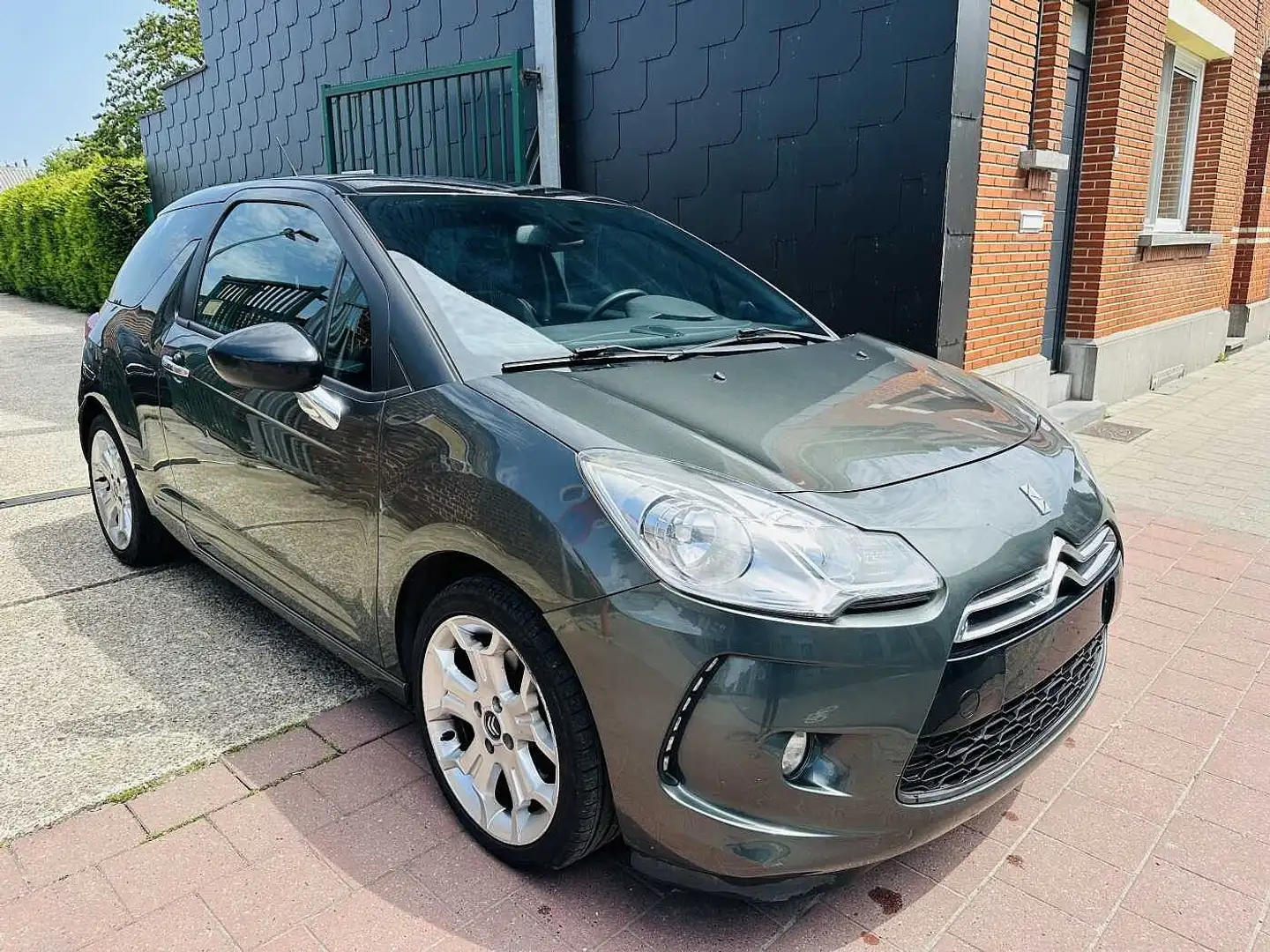 Citroen DS3 1.6 VTI MET 78DKM EDITION SO CHIC Gris - 2