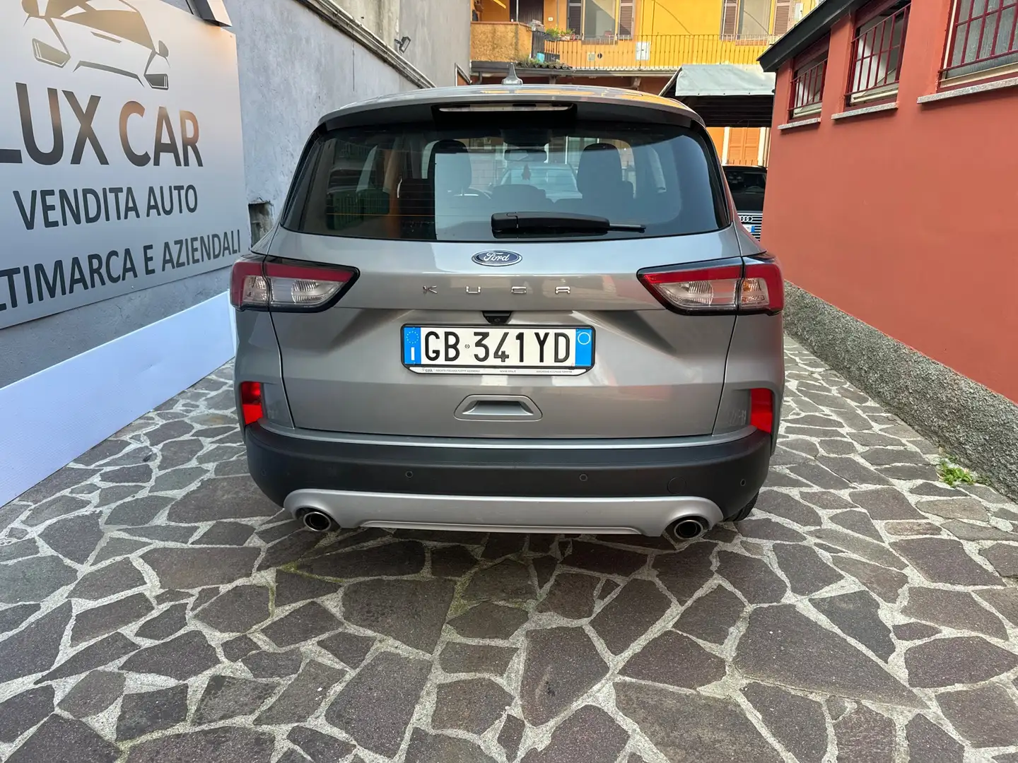 Ford Kuga 1.5 ecoblue Titanium 2wd 120cv auto Gris - 2