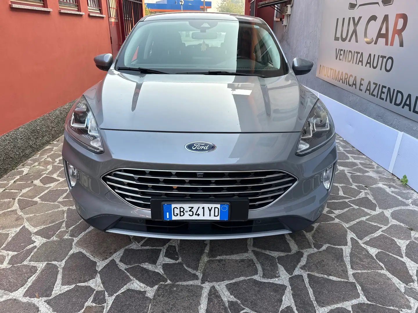 Ford Kuga 1.5 ecoblue Titanium 2wd 120cv auto Gris - 1