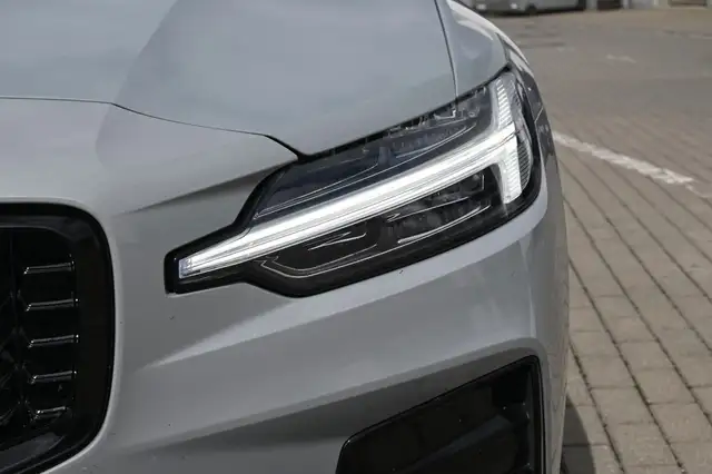 Volvo V60 view 10