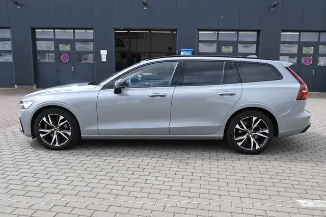 Volvo V60 view 2