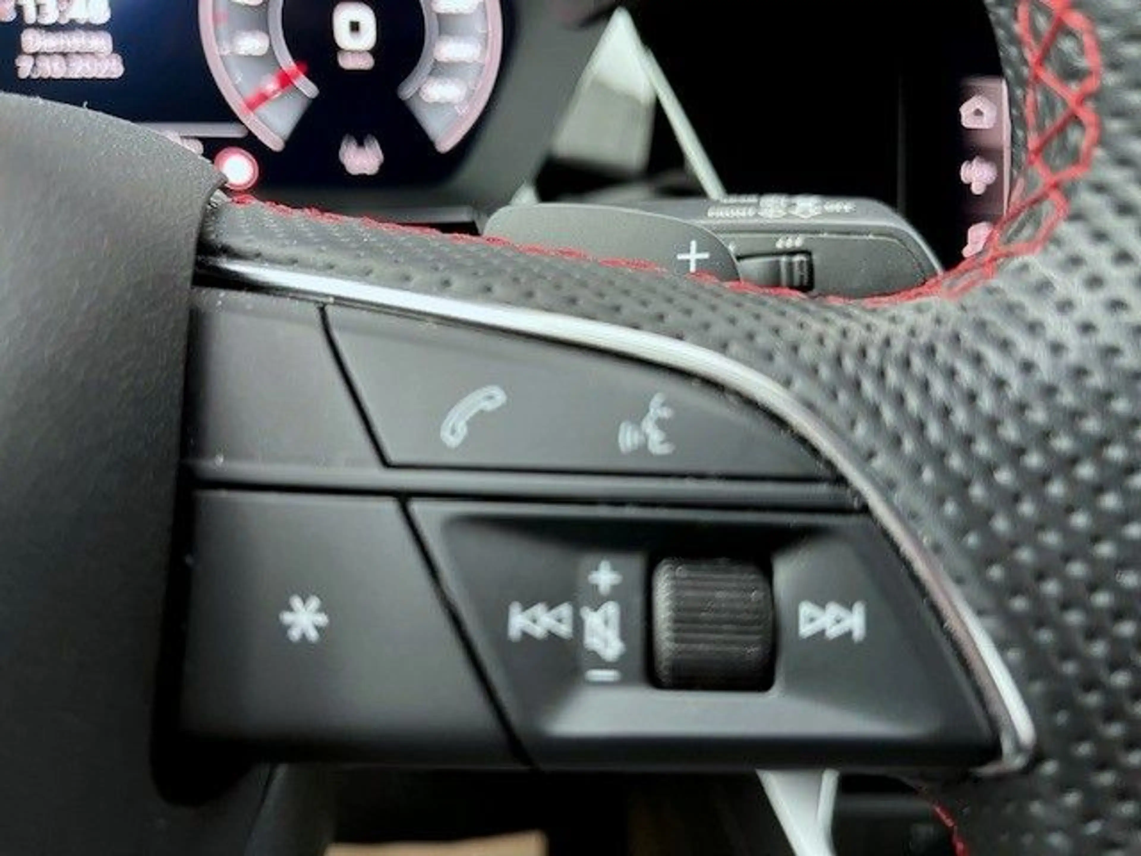 Audi S3 Sportback 2.0 TFSI quattro S tronic — photo 14