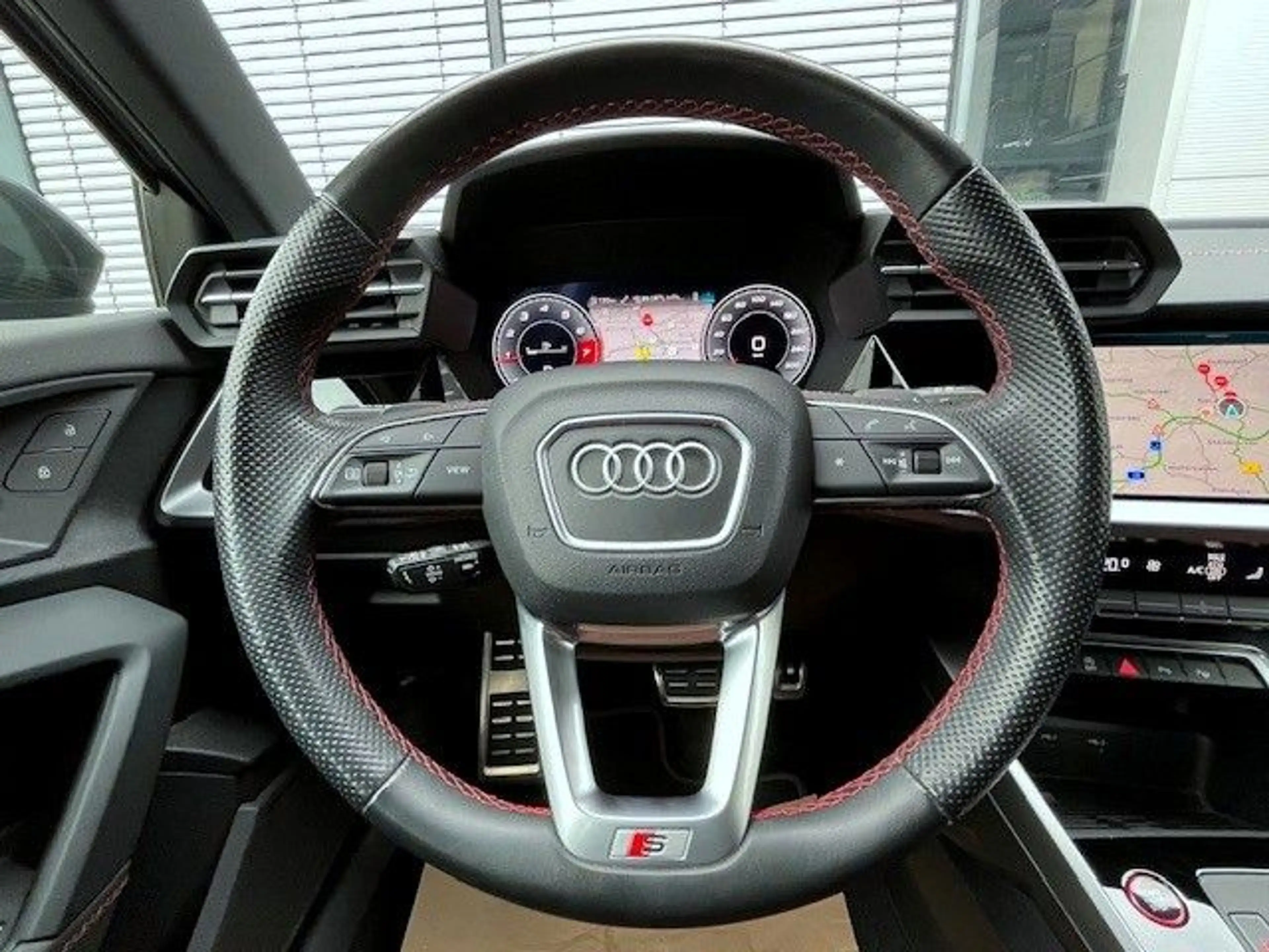 Audi S3 Sportback 2.0 TFSI quattro S tronic — photo 11