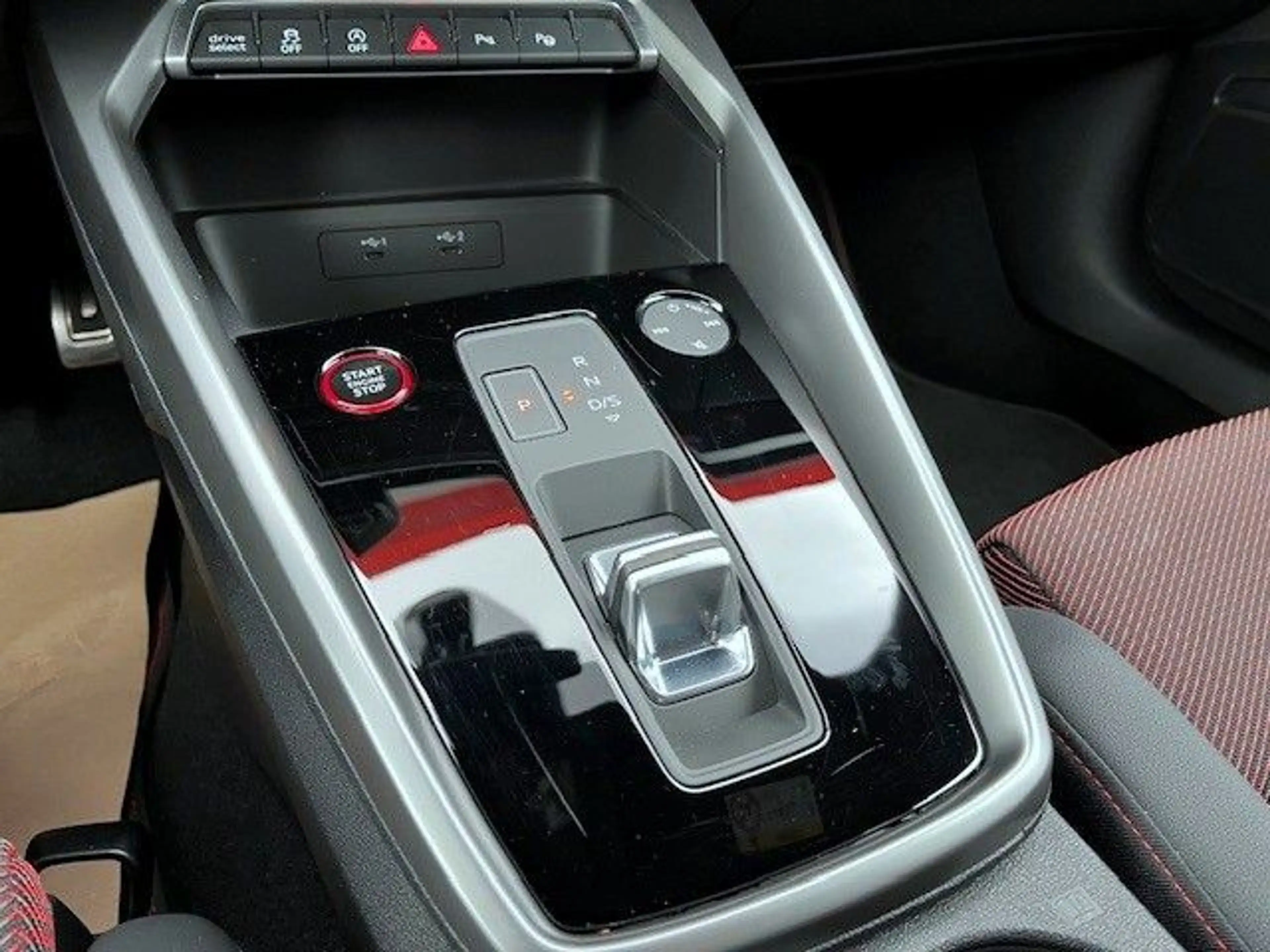 Audi S3 Sportback 2.0 TFSI quattro S tronic — photo 15