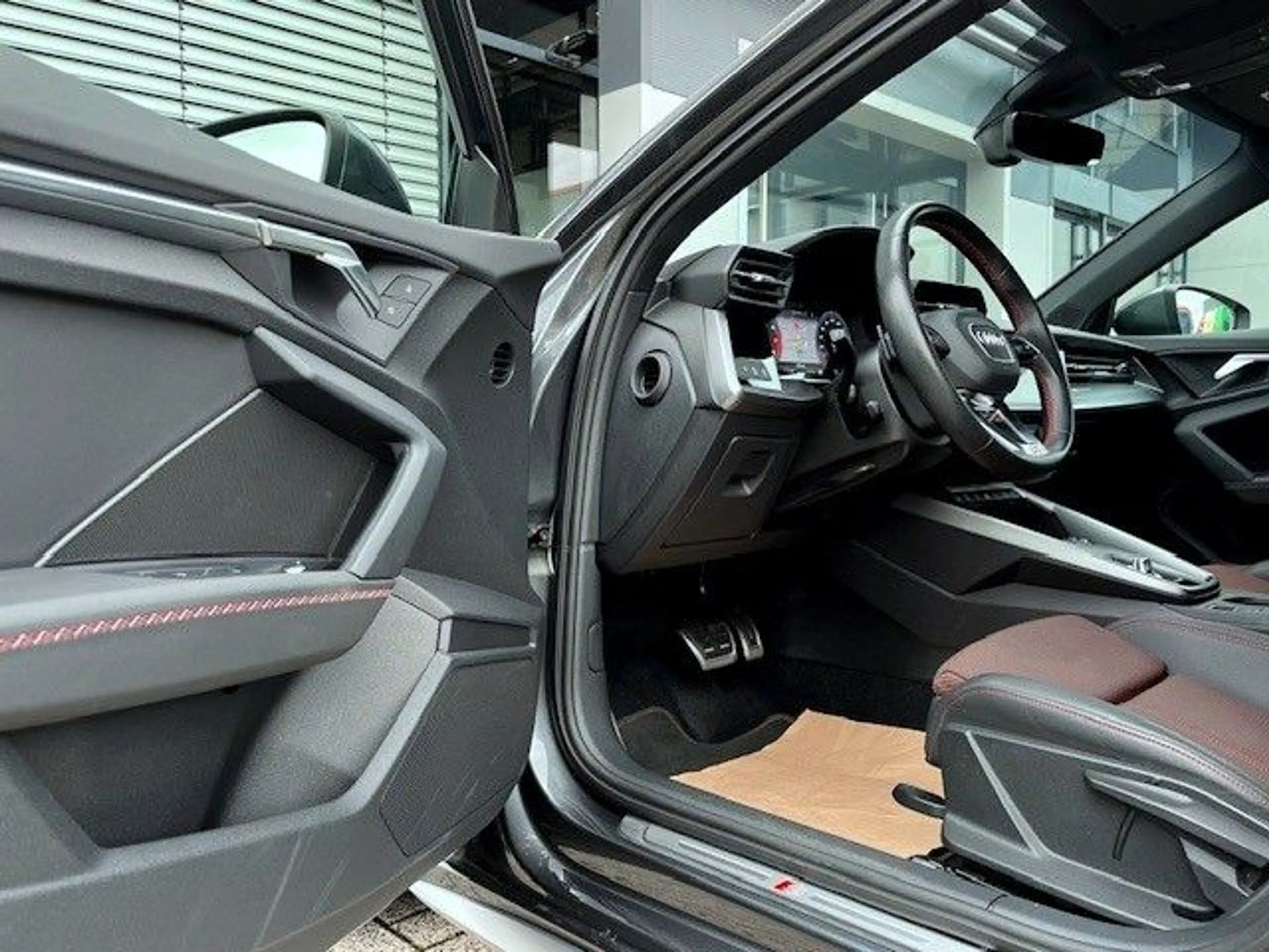 Audi S3 Sportback 2.0 TFSI quattro S tronic — photo 8