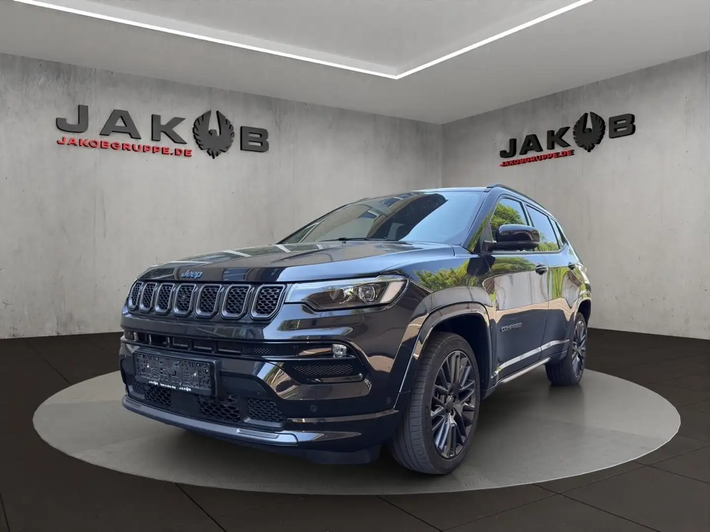 Jeep Compass S Plug-In Hybrid 4WD 1.3 T4 4xe Plug-In-Hybrid ... Серебристый - 1