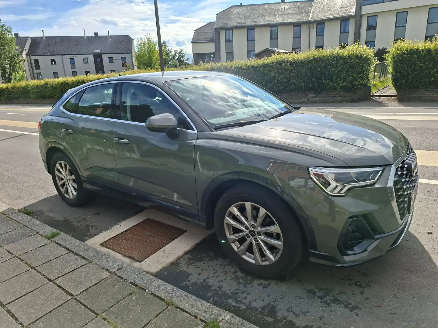 Audi Q3 Q3 35 TDi Business Edition Advanced S tronic Gris - 2