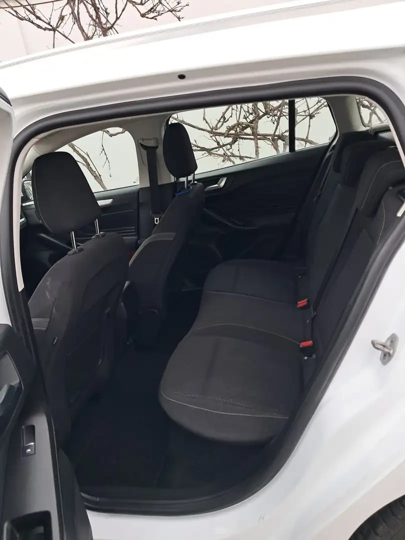 Ford Focus Traveller 1,5 EcoBlue Active Business - 2