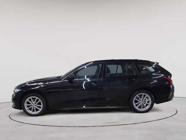 BMW 3 Series view 6