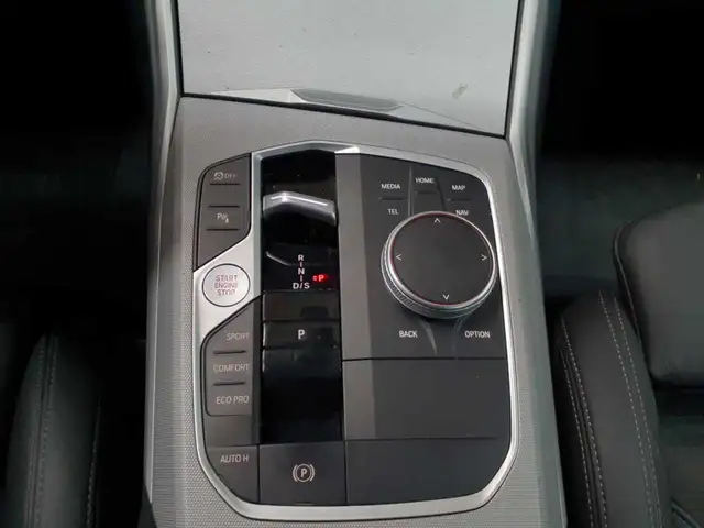 BMW 3 Series view 10