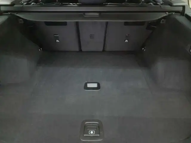 BMW 3 Series view 15