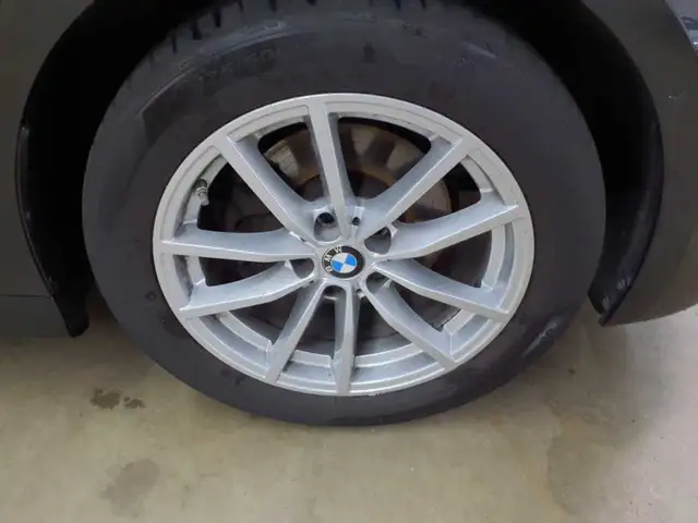 BMW 3 Series view 17