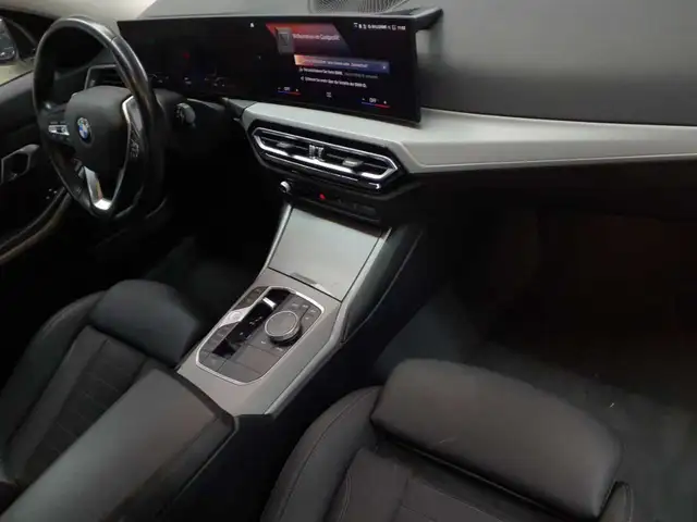 BMW 3 Series view 9