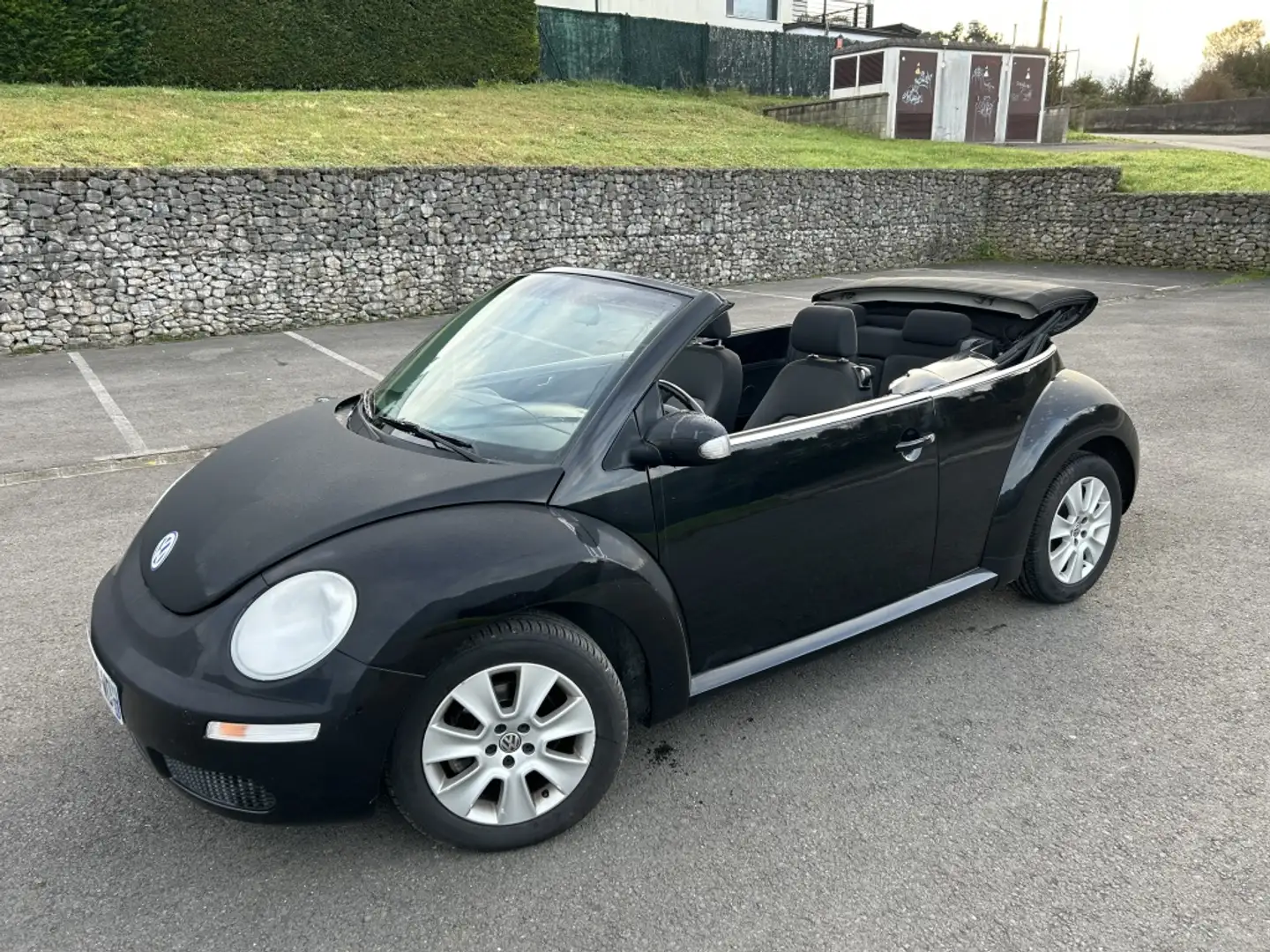Volkswagen Beetle Cabrio. 1.9TDI Negro - 1