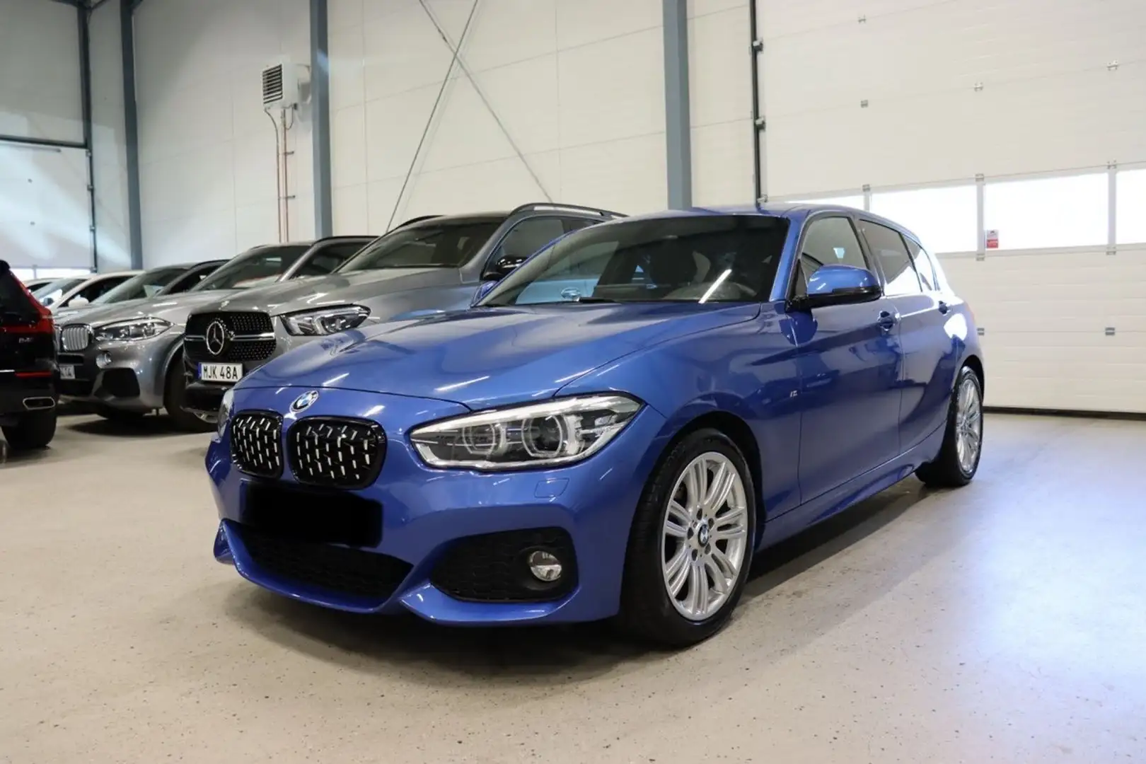 BMW 120 120i 184 ch M Sport A - 1