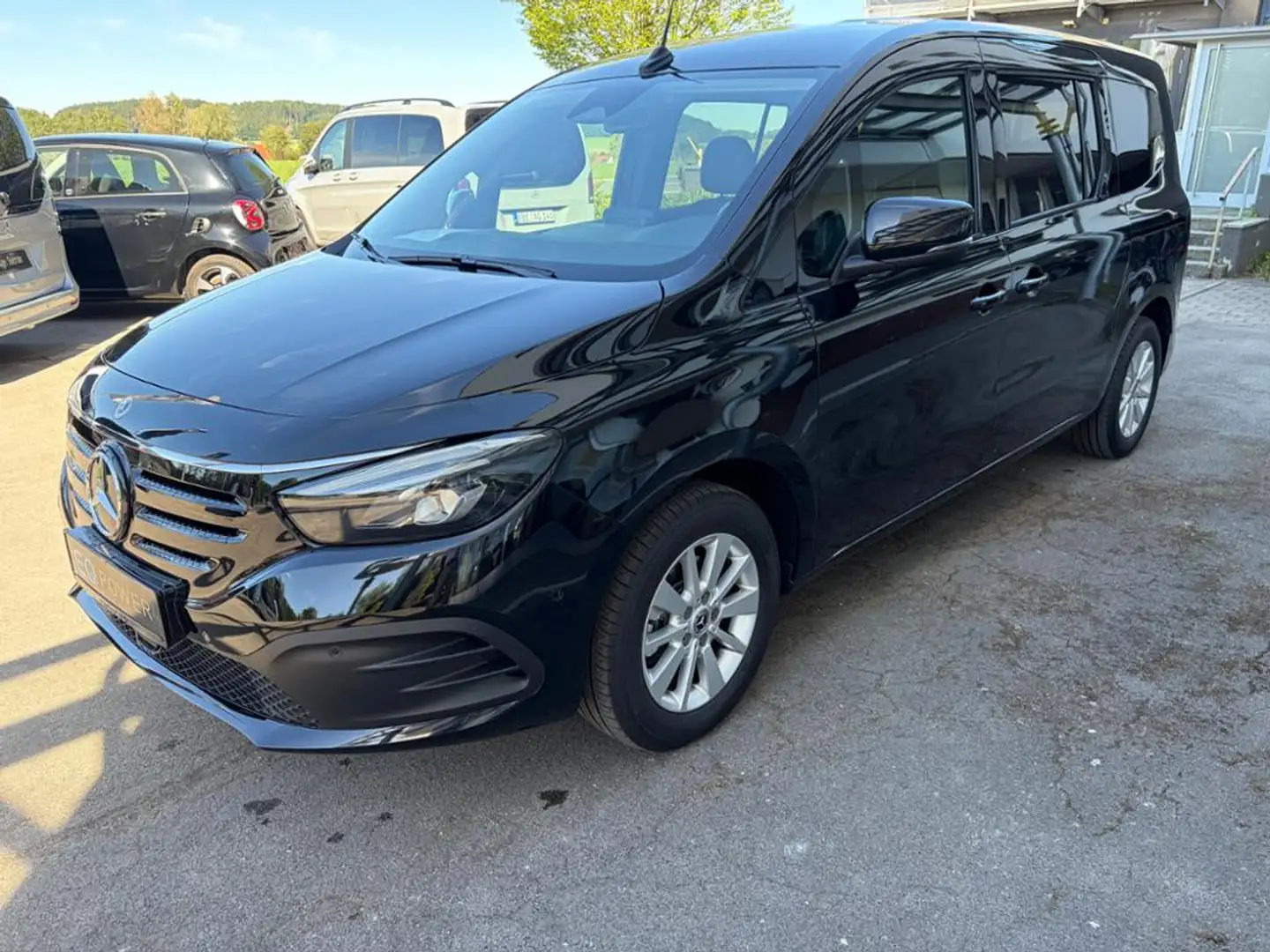 Mercedes-Benz EQT 200 lang mopf Progressive 7 Sitze LED MBUX Schwarz - 2
