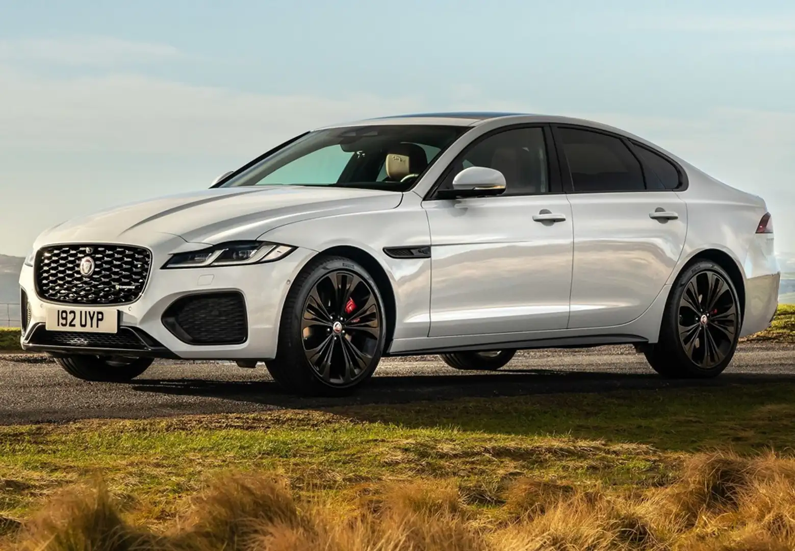 Jaguar XF 2.0i4D R-Dynamic SE 204 Aut. - 2