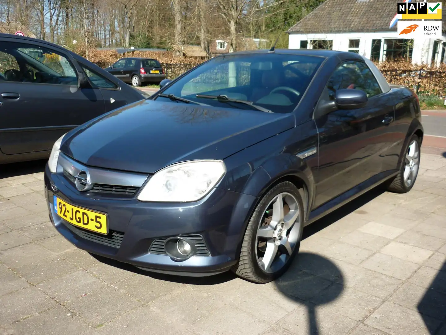 Opel Tigra TwinTop 1.4-16V Linea Nera org,ned,nap,airco,rood Szürke - 1