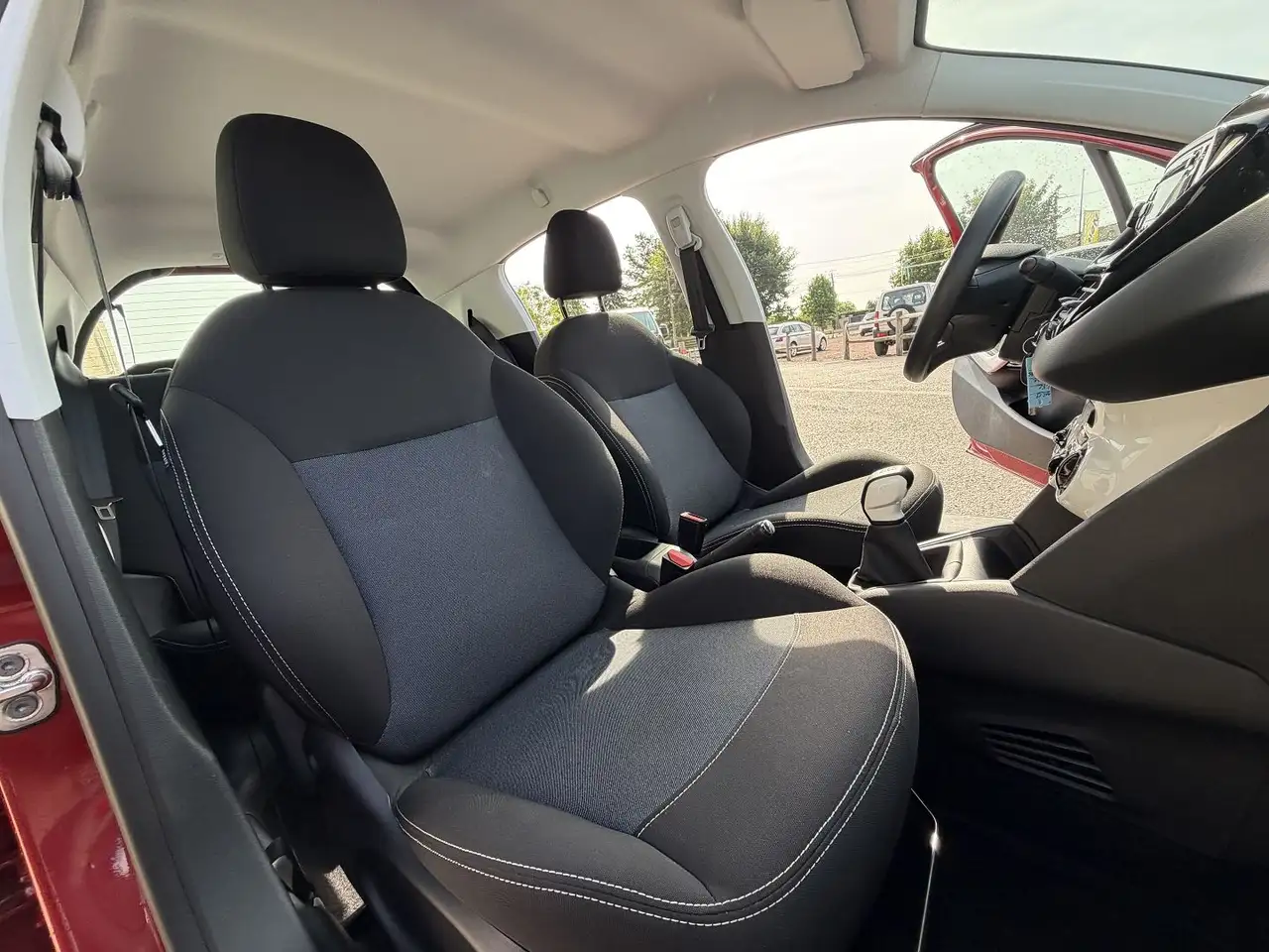 Peugeot 208 208 — photo 20