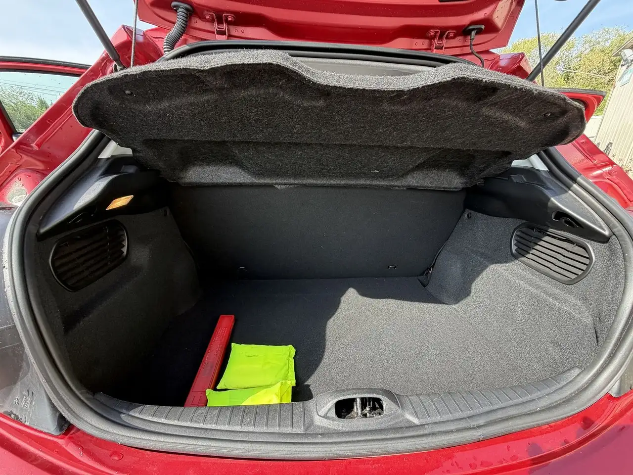 Peugeot 208 208 — photo 15