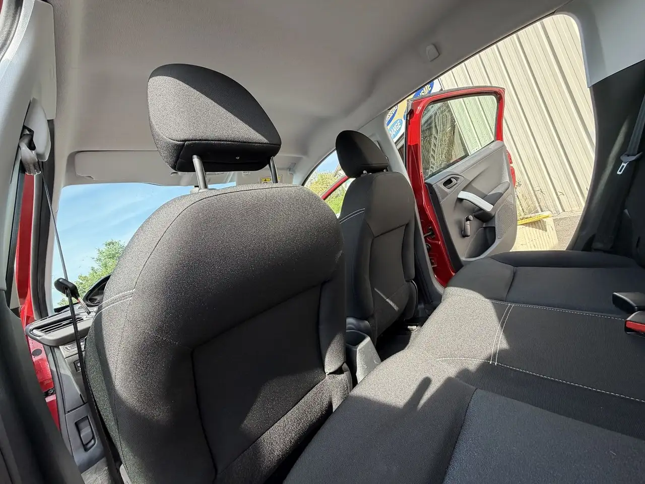 Peugeot 208 208 — photo 13