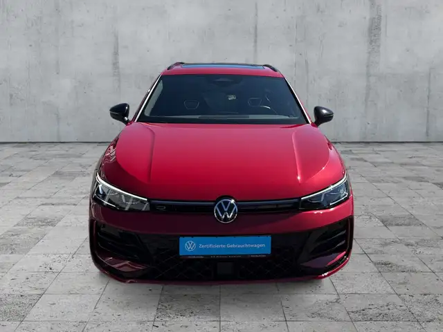Volkswagen Passat view 3
