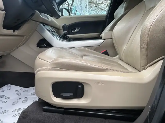 Land Rover Range Rover Evoque view 9
