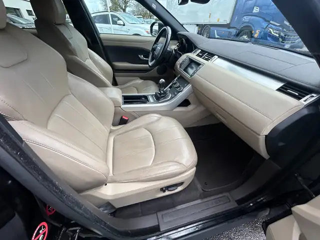 Land Rover Range Rover Evoque view 23